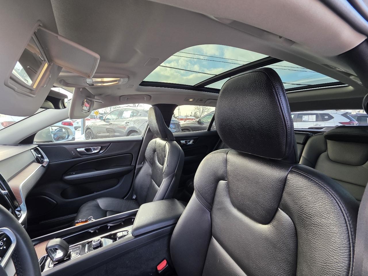 Volvo V60 Cross Country  2023