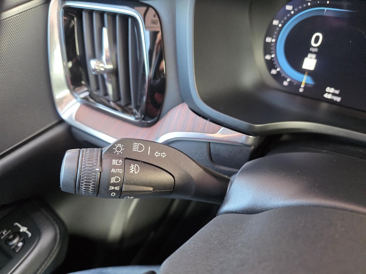 Volvo V60 Cross Country  2023