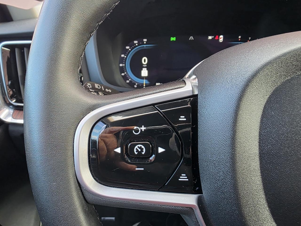 Volvo V60 Cross Country  2023