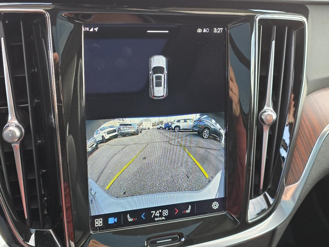 Volvo V60 Cross Country  2023