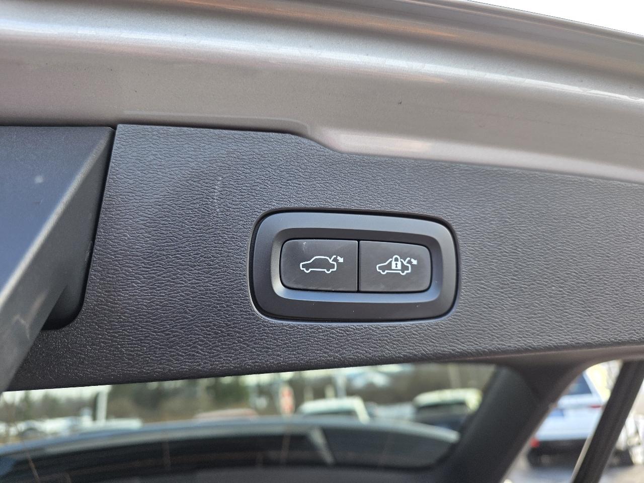 Volvo V60 Cross Country  2023