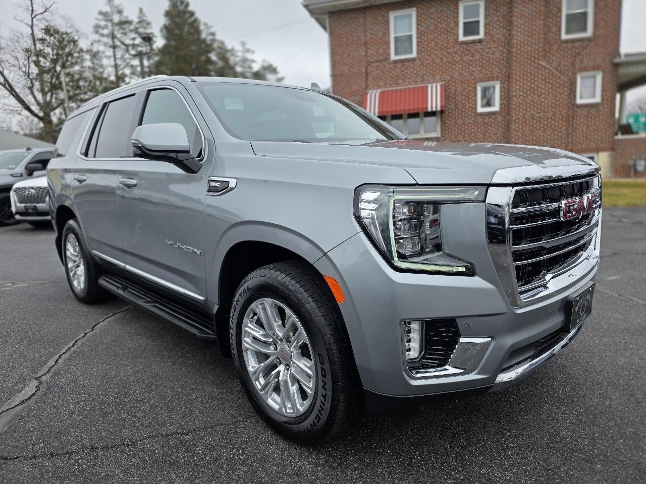 2023 GMC Yukon SLT
