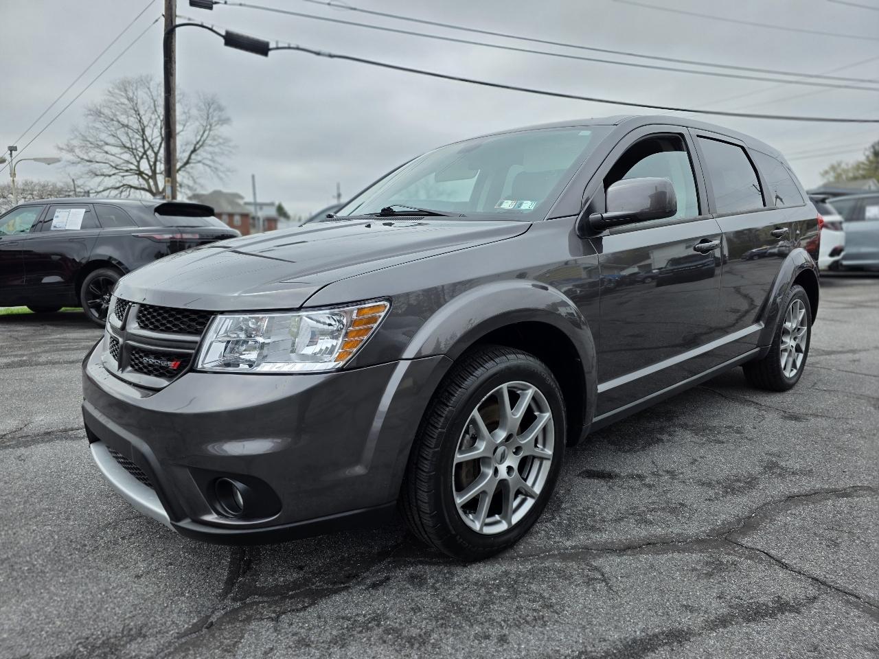 View vehicle photo 3