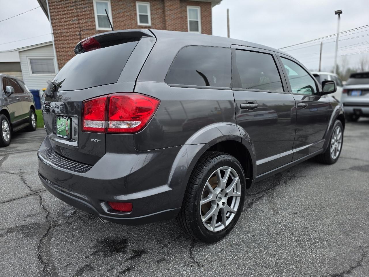 View vehicle photo 7