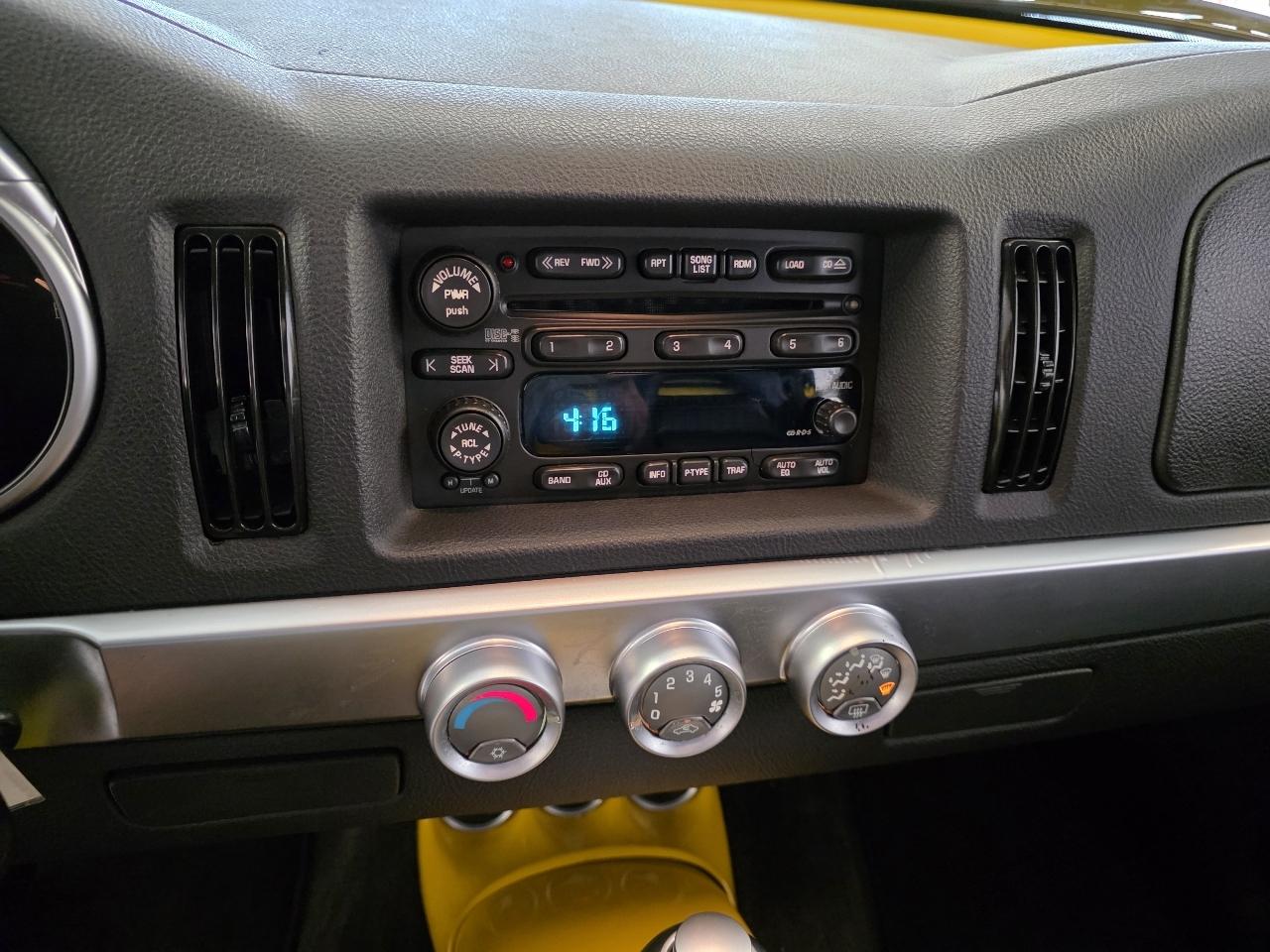 Chevrolet SSR  2003
