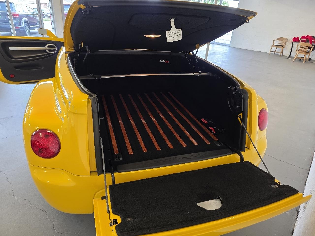 Chevrolet SSR  2003