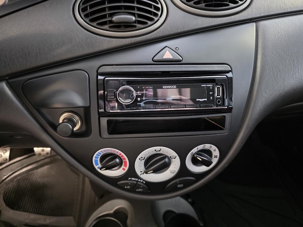 Ford Focus  2003