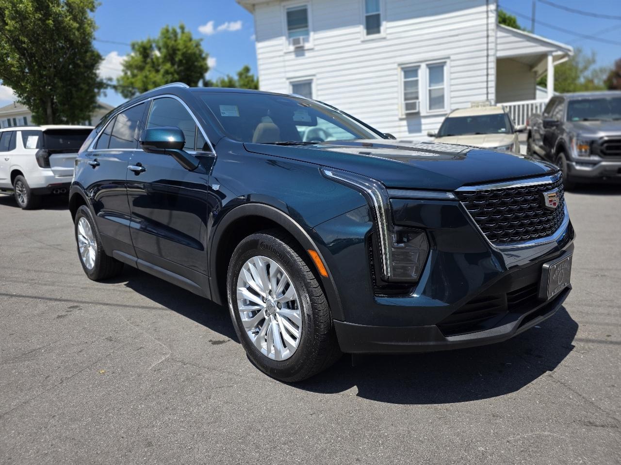 2024 Cadillac XT4 LUXURY