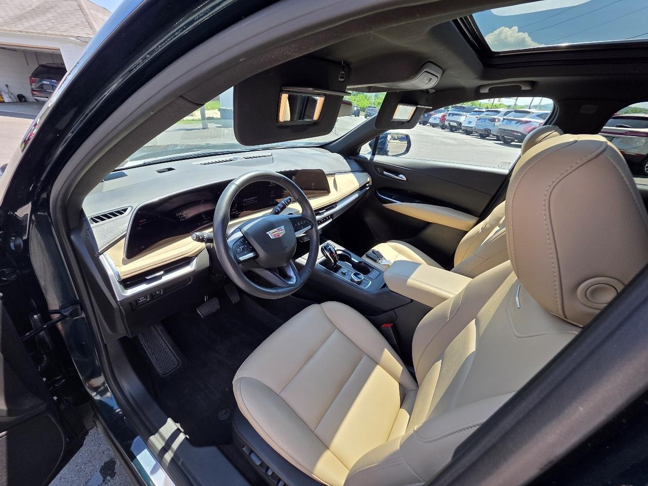 Cadillac XT4  2024