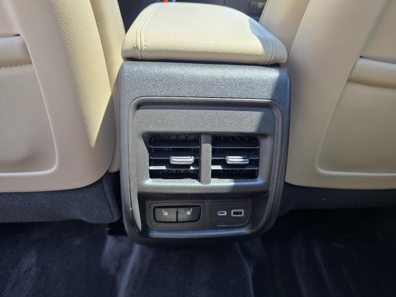 Cadillac XT4  2024