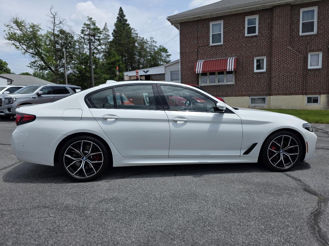 BMW 5-Series  2023