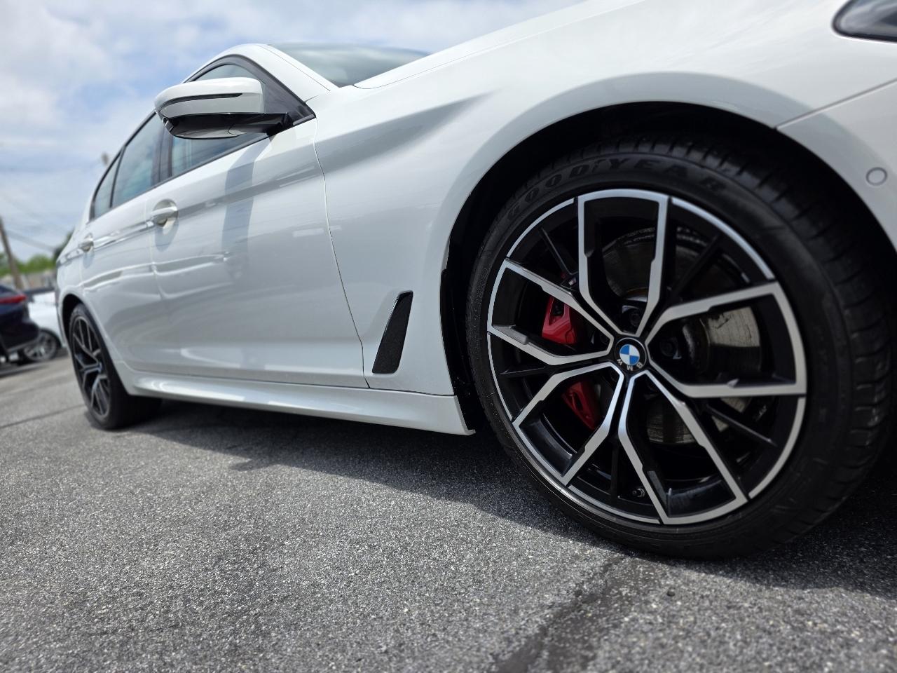 BMW 5-Series  2023