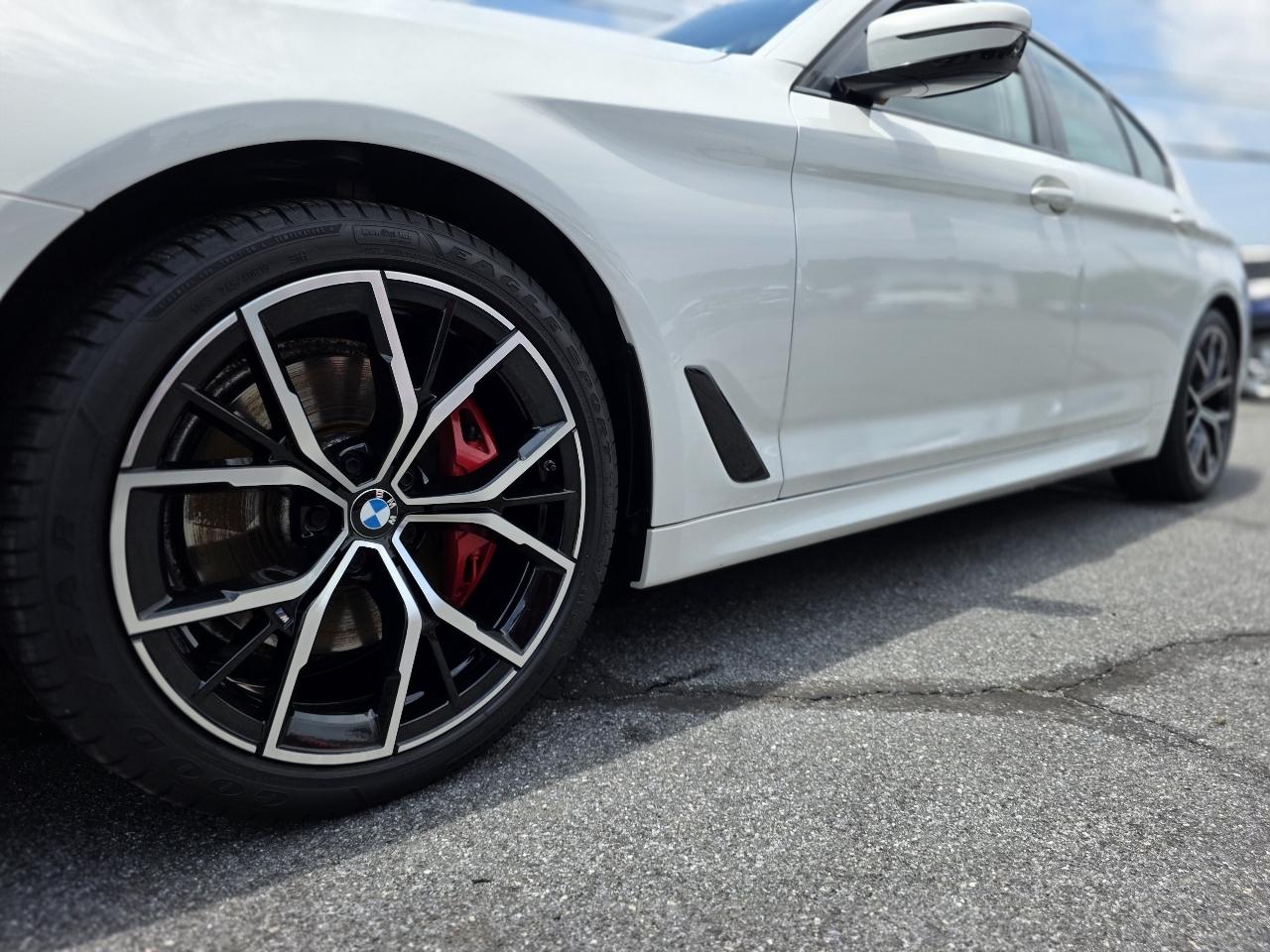 BMW 5-Series  2023
