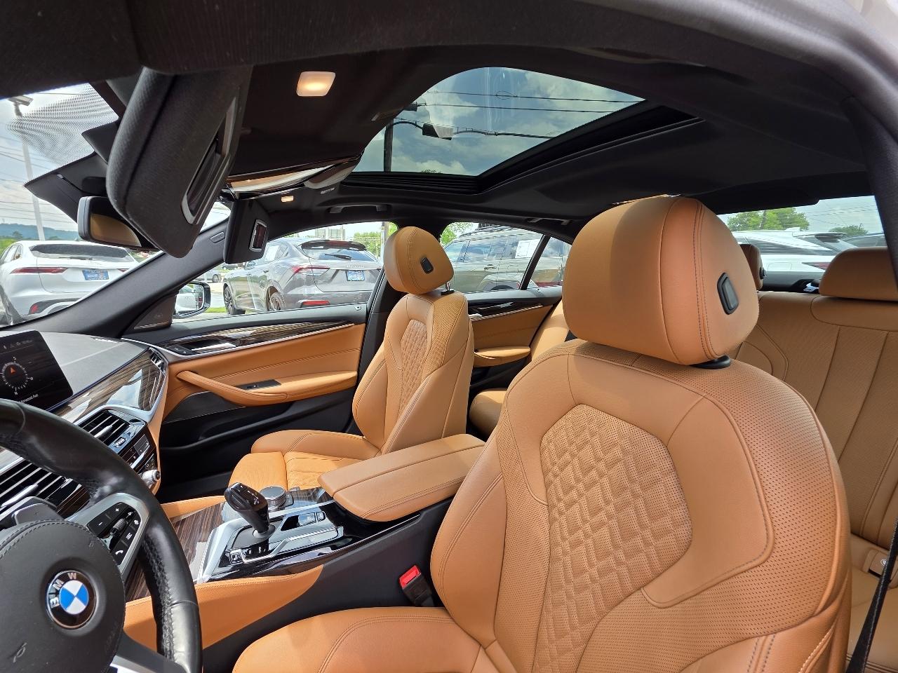BMW 5-Series  2023