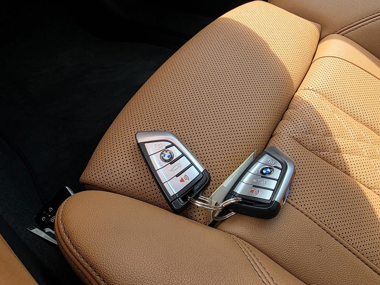 BMW 5-Series  2023