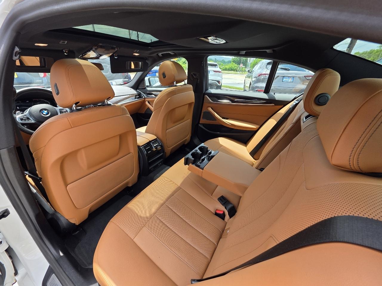 BMW 5-Series  2023