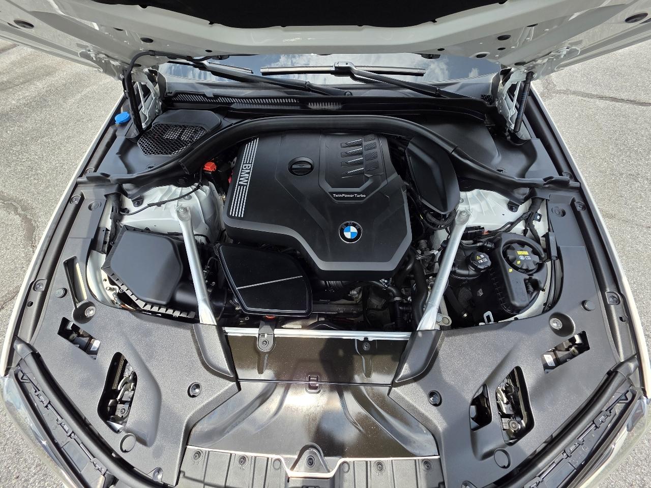 BMW 5-Series  2023