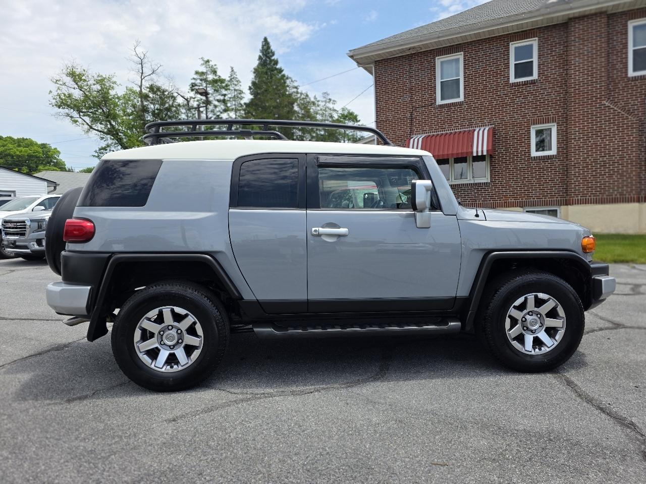 Toyota FJ Cruiser  2014