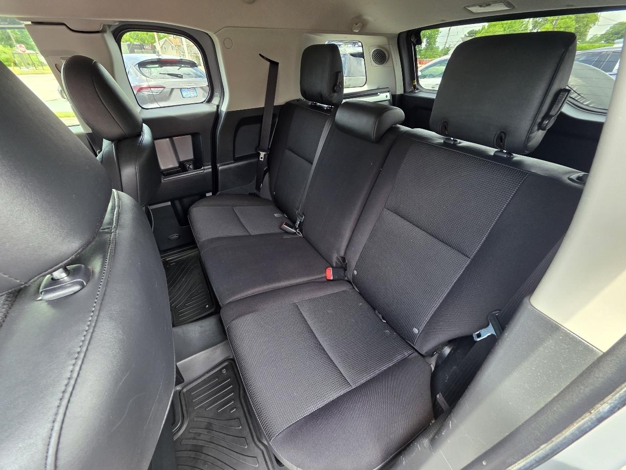 Toyota FJ Cruiser  2014