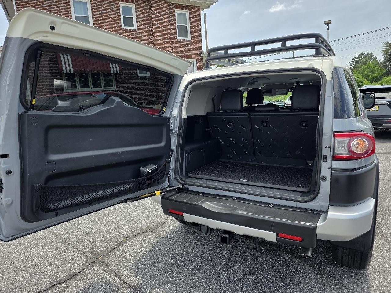 Toyota FJ Cruiser  2014