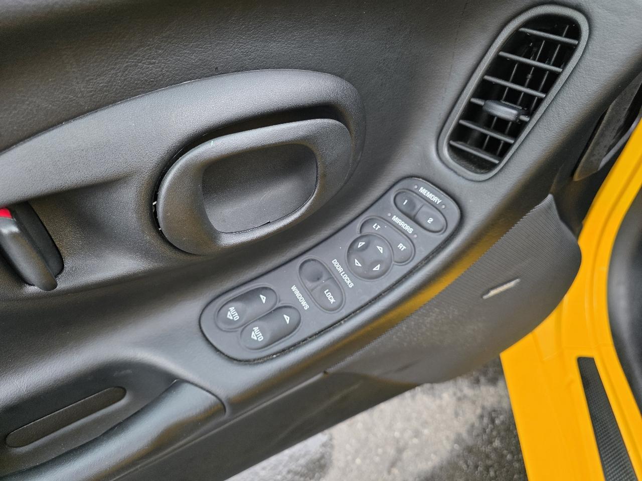 Chevrolet Corvette  2002