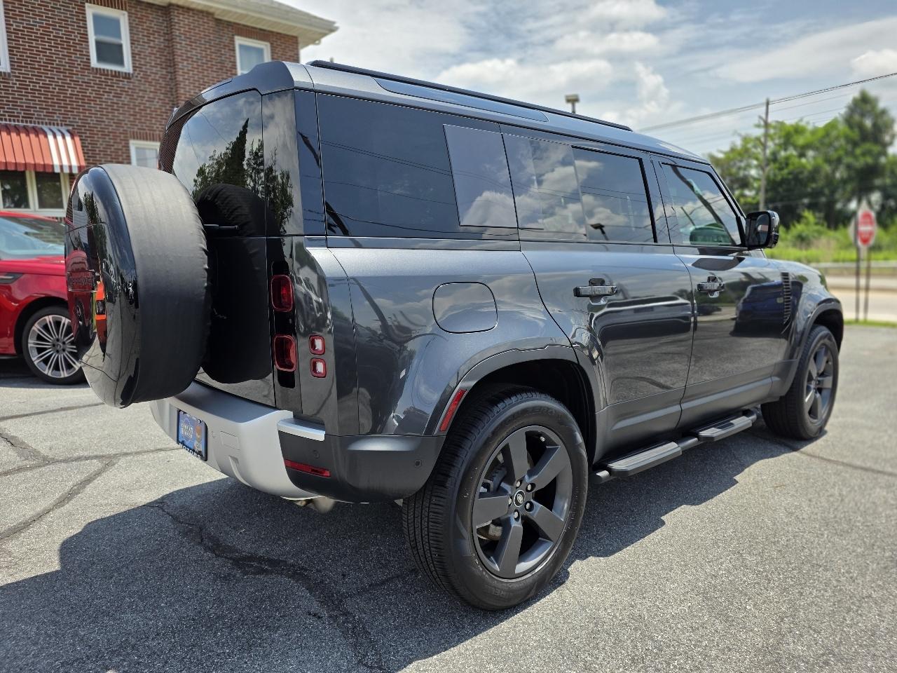 Land Rover Defender  2025