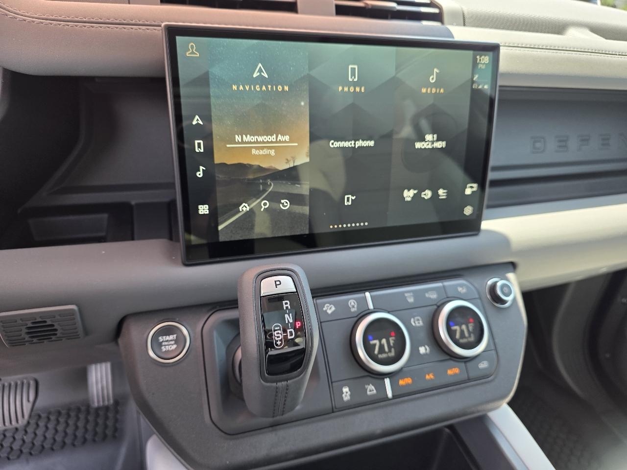 Land Rover Defender  2025