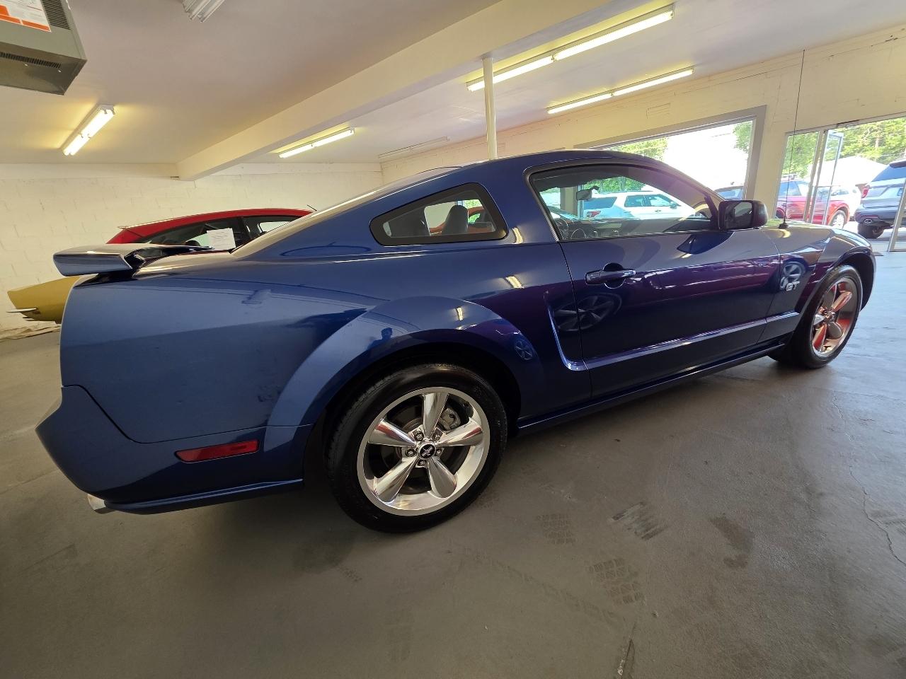 Ford Mustang  2006