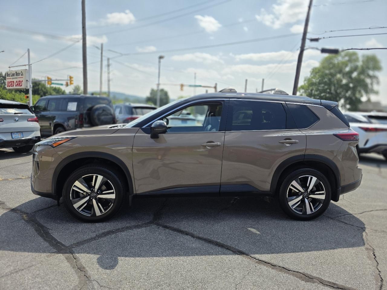 Nissan Rogue  2024