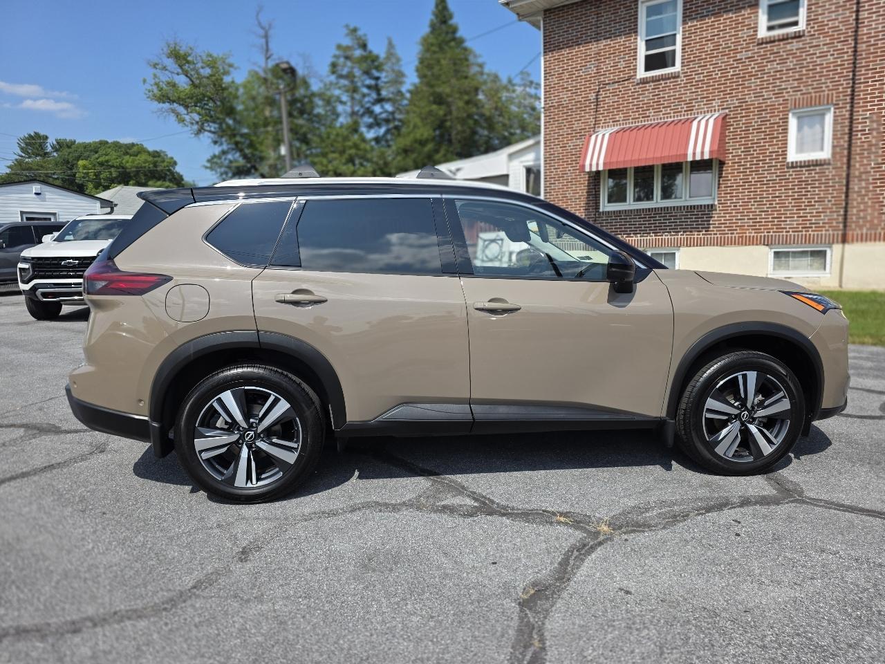 Nissan Rogue  2024