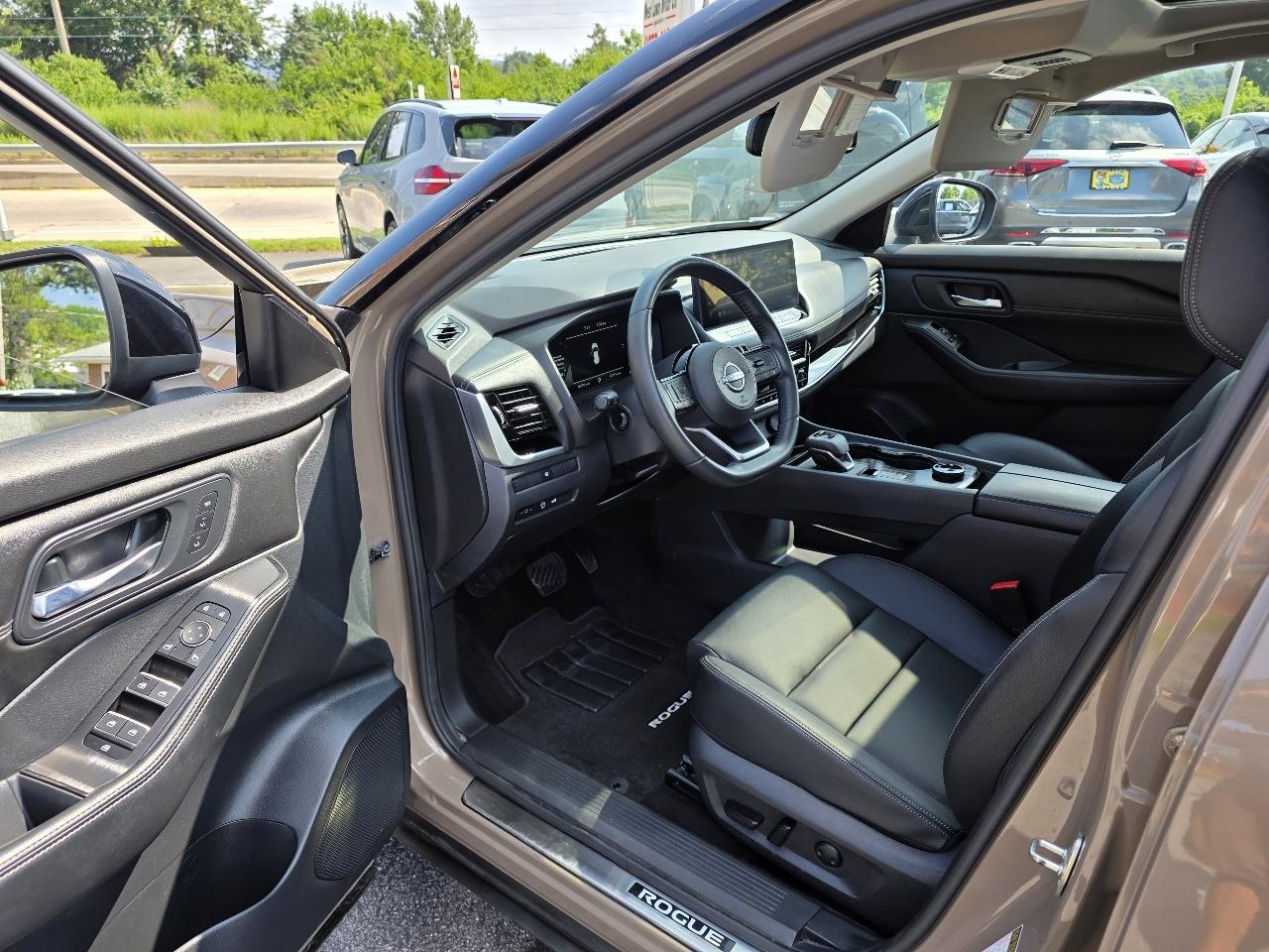 Nissan Rogue  2024