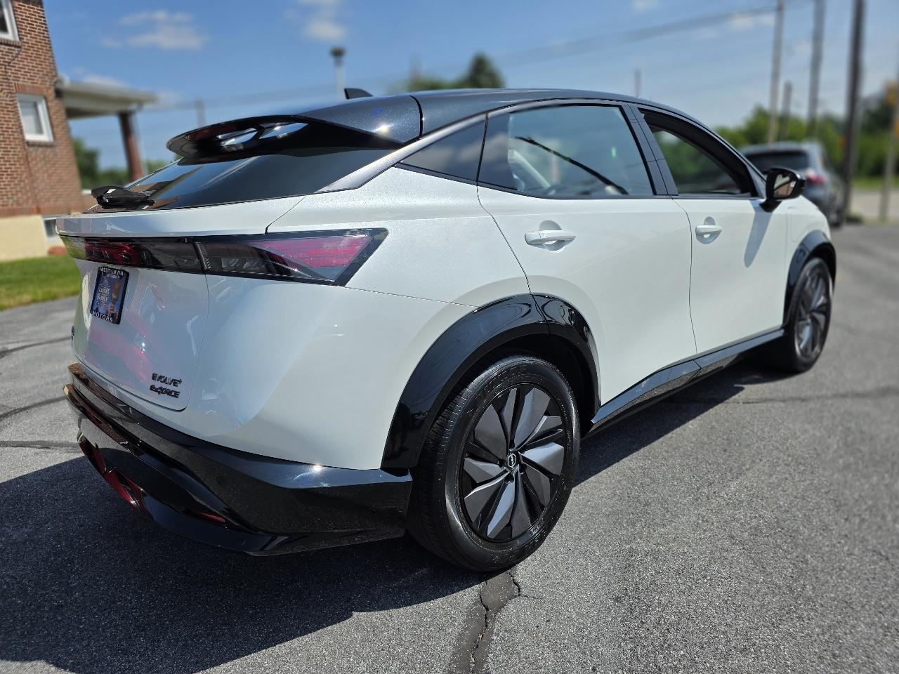 Nissan Ariya  2024