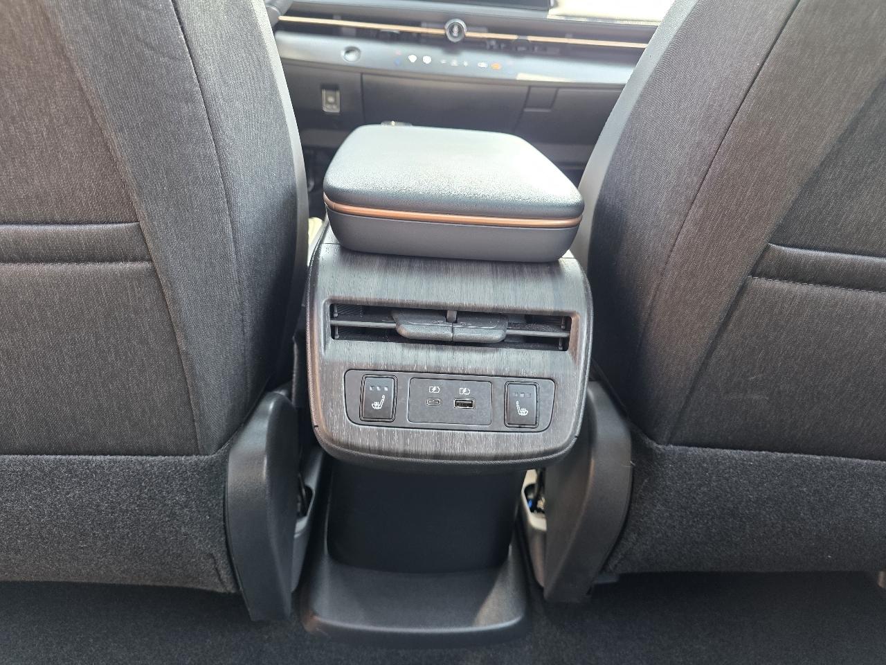 Nissan Ariya  2024