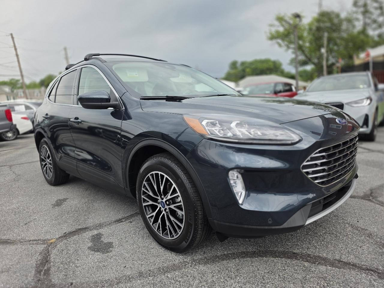 2022 Ford Escape Plug-in Hybrid TITANIUM