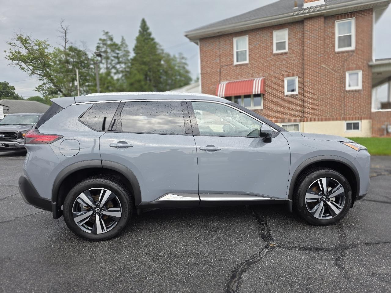 Nissan Rogue  2021