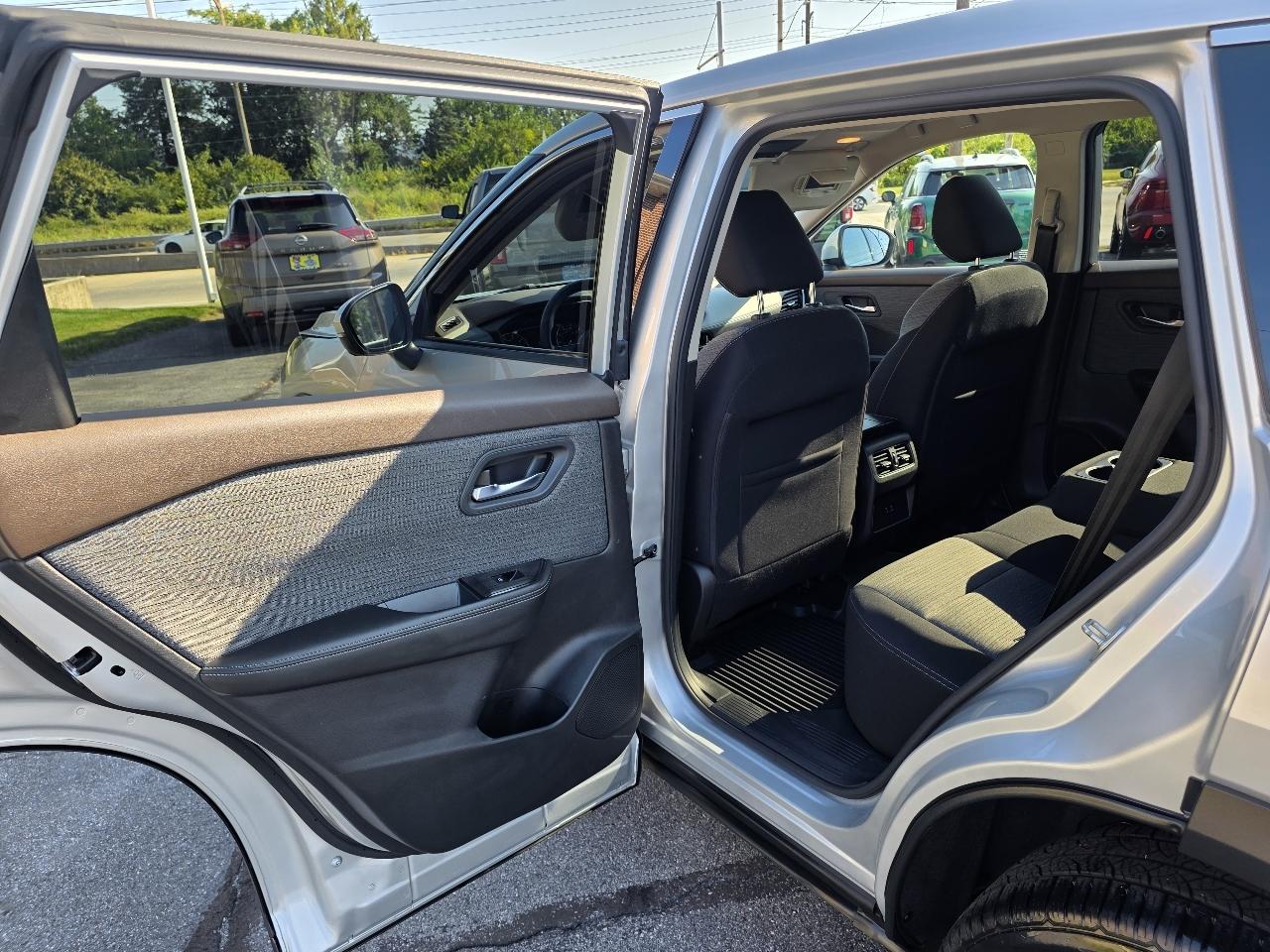 Nissan Rogue  2021