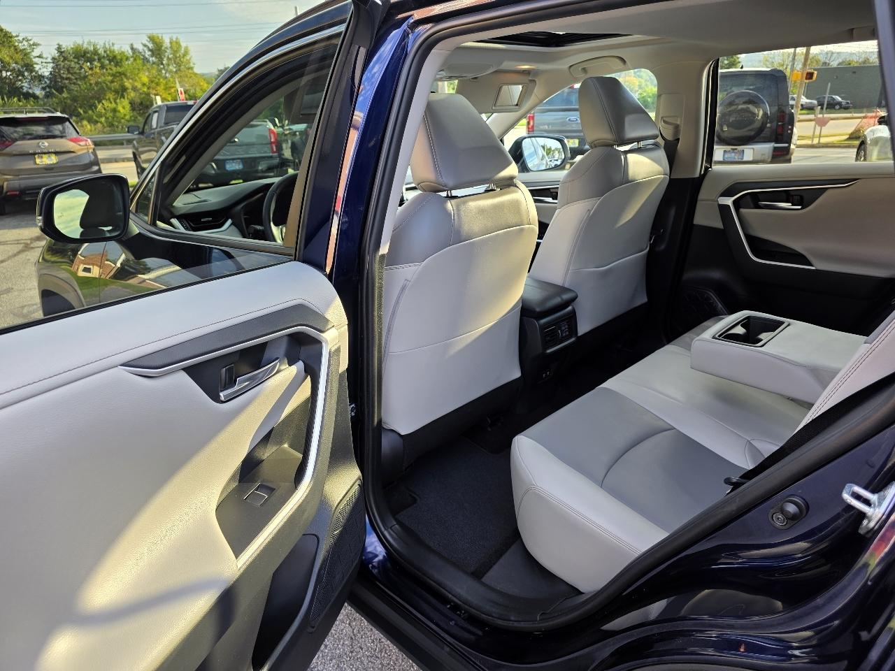 Toyota RAV4  2019