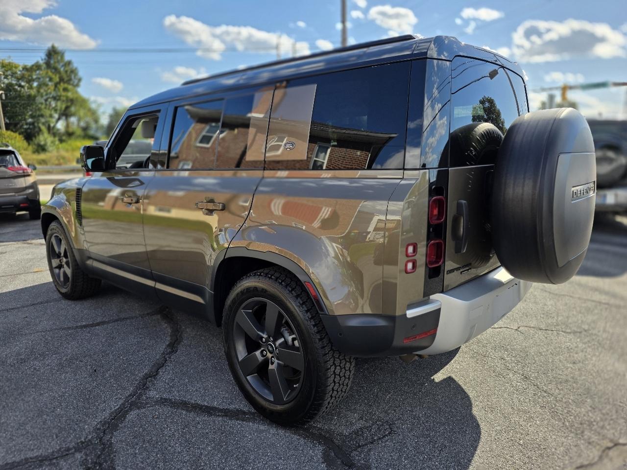 Land Rover Defender  2020