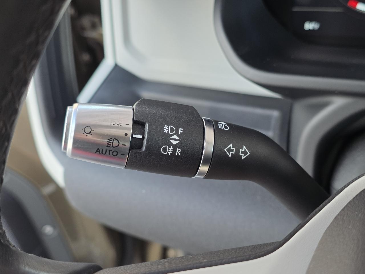 Land Rover Defender  2020