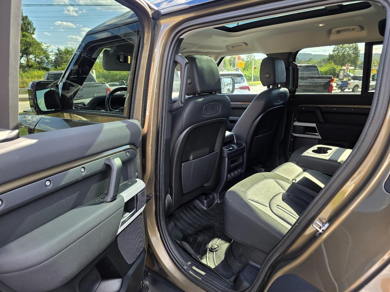Land Rover Defender  2020