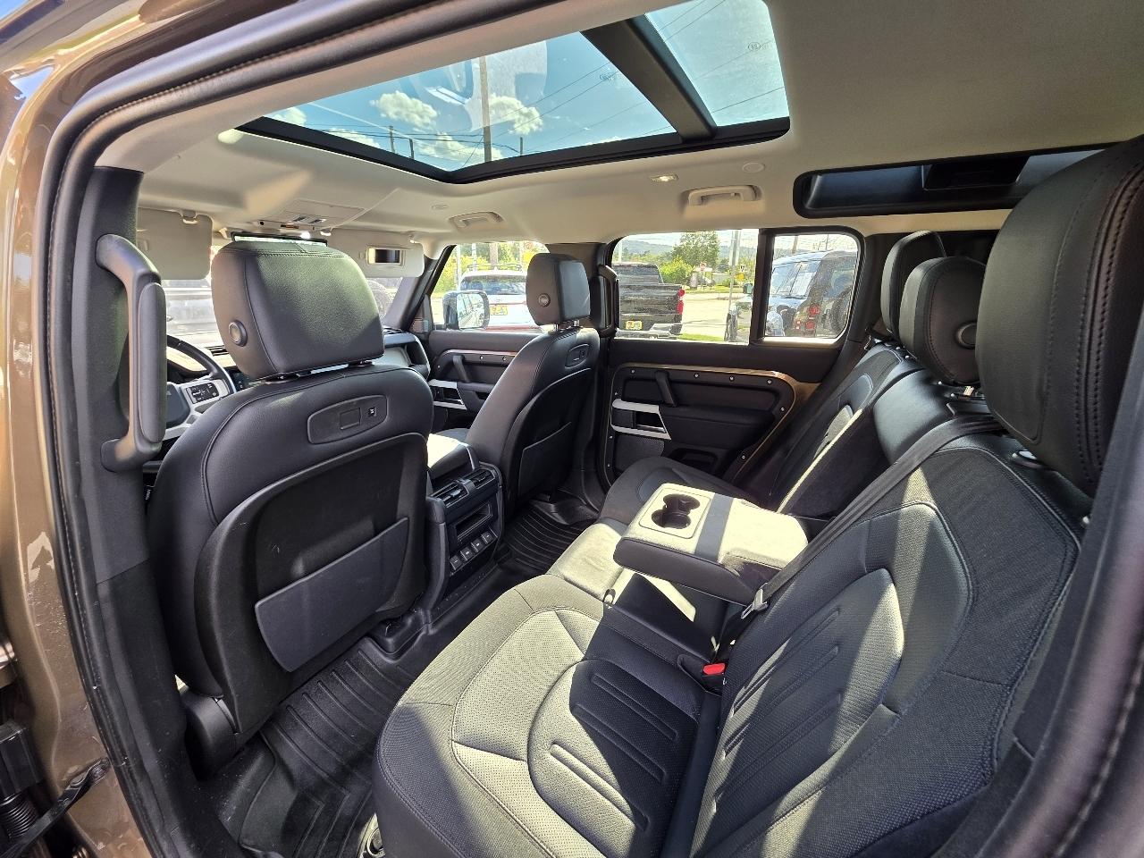 Land Rover Defender  2020