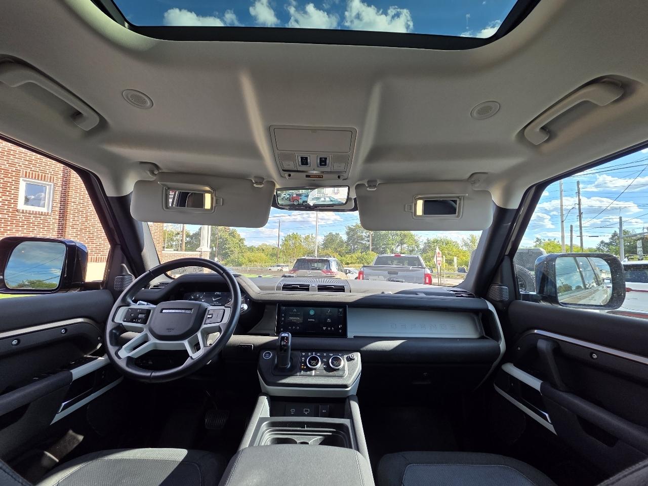 Land Rover Defender  2020