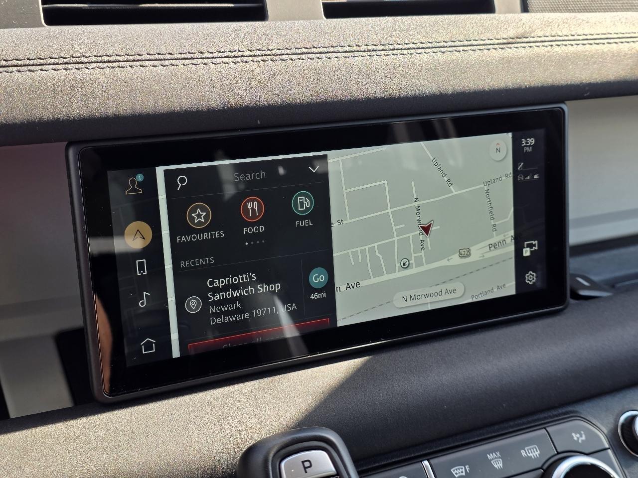 Land Rover Defender  2020