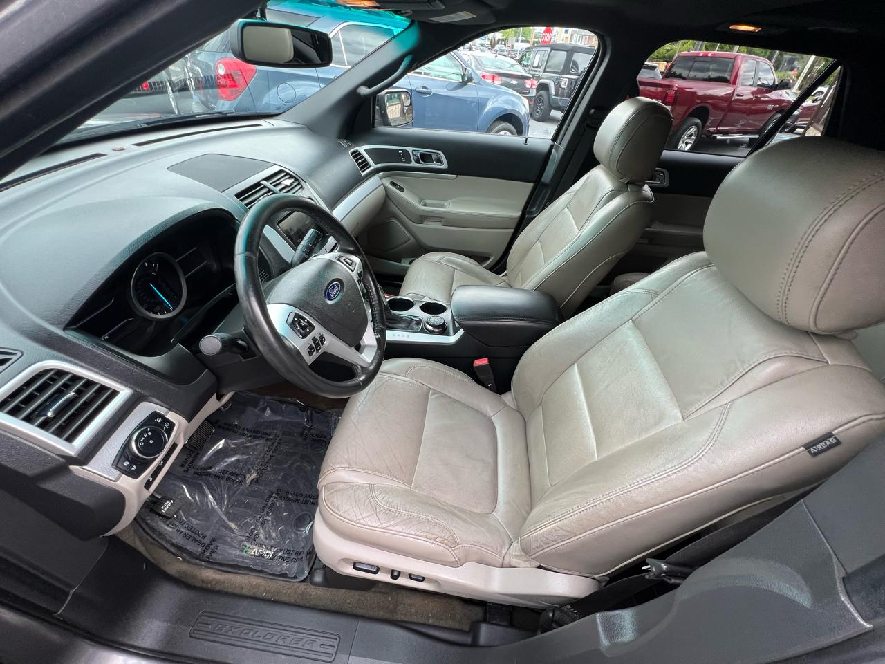 Ford Explorer XLT 4WD 2013