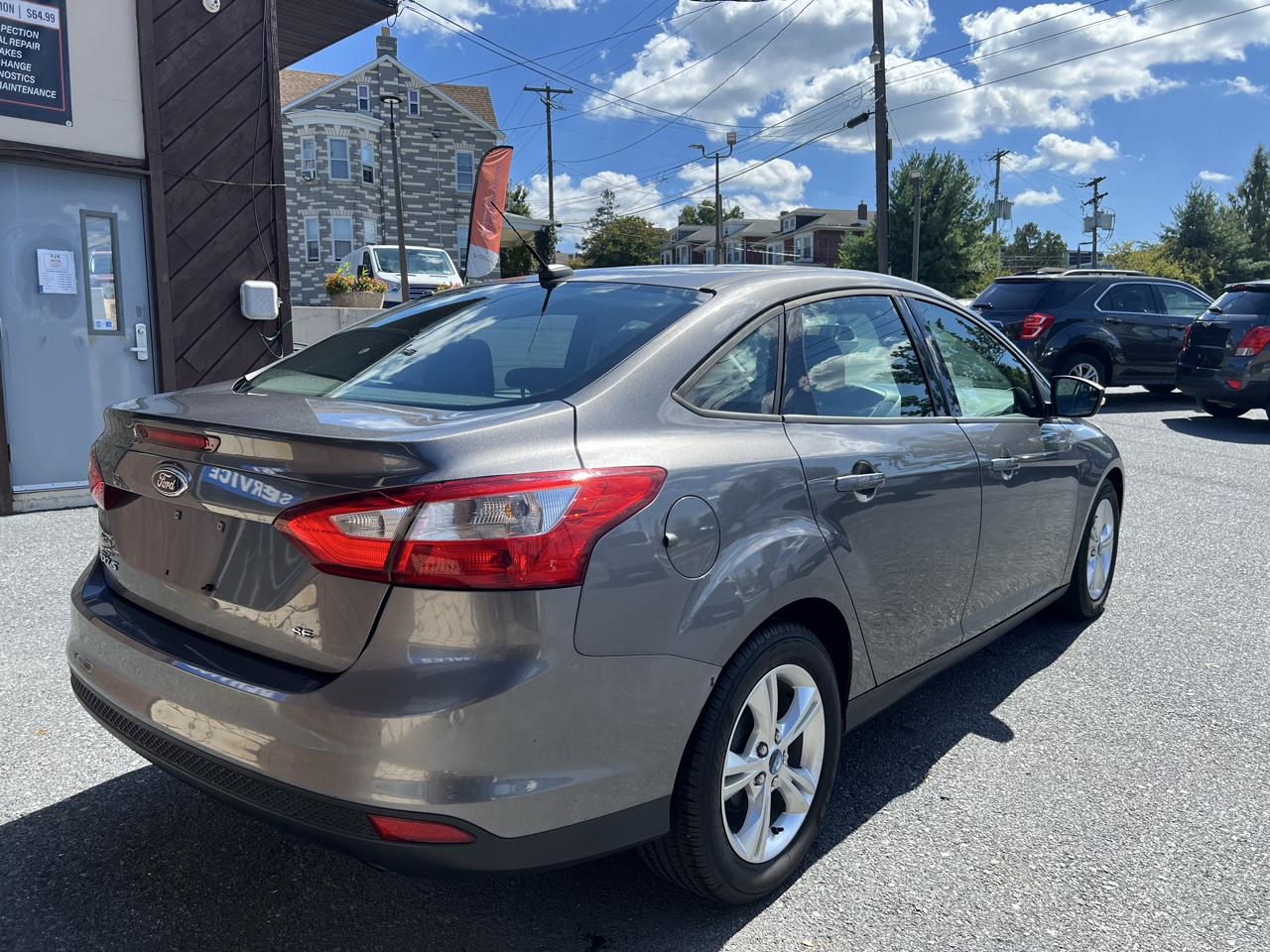 Ford Focus SE Sedan 2013