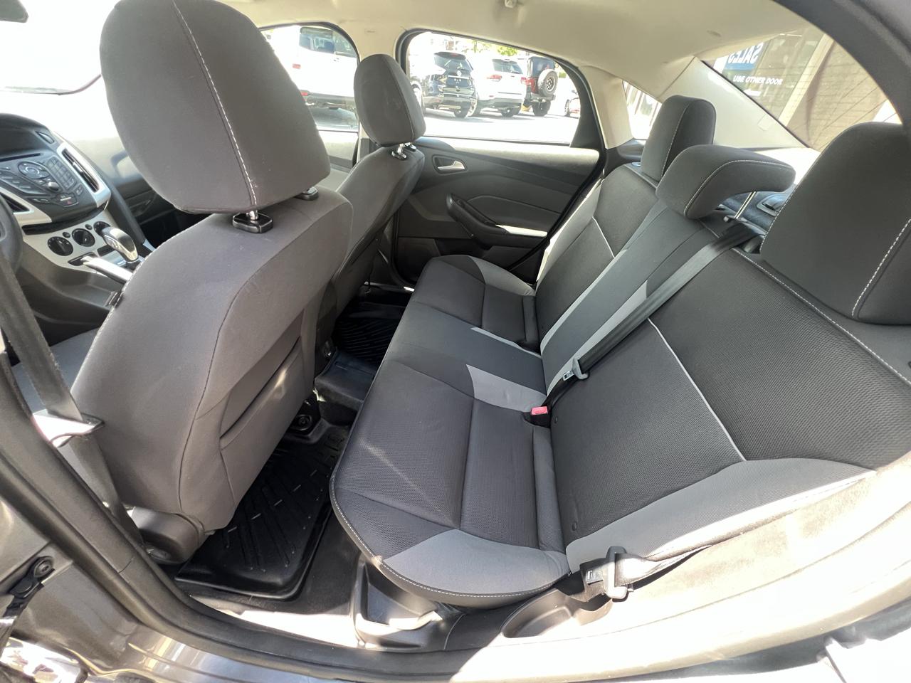 Ford Focus SE Sedan 2013