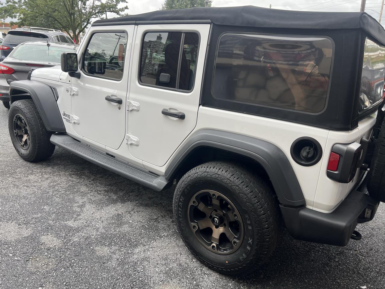 Jeep Wrangler Unlimited Sport 2018