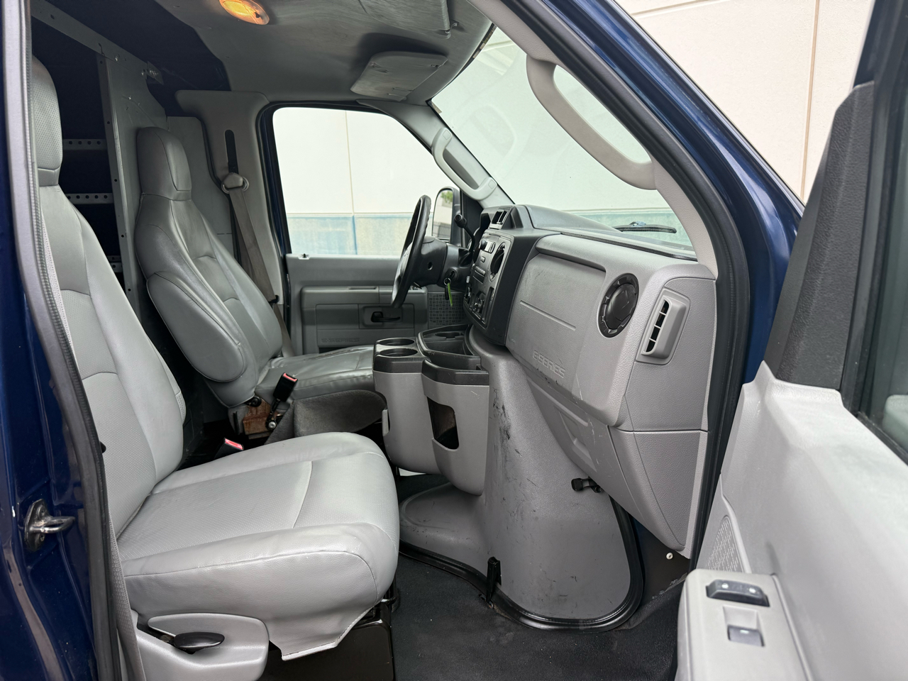 2012 Ford E-150 photo 13