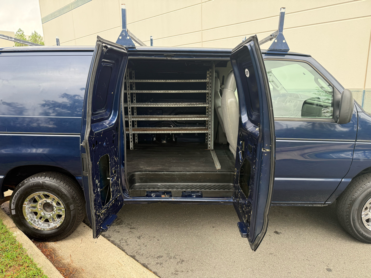 2012 Ford E-150 photo 15