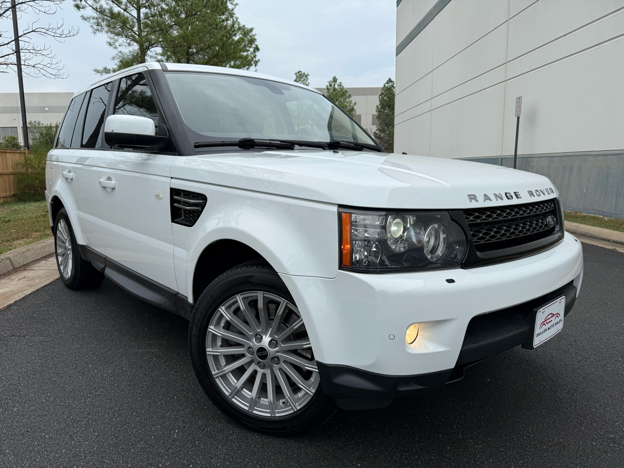 2012 Land Rover Range Rover Sport HSE photo 2